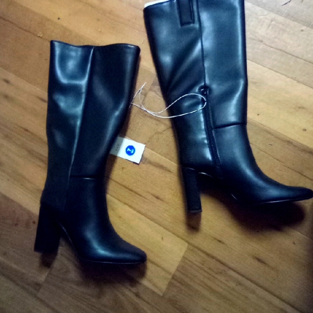 BRAND NEW Elegant Black Knee-High Women's Boots